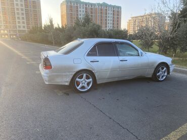 mercedes qapi: Mercedes-Benz C 230: 2.3 l | 1999 il Sedan