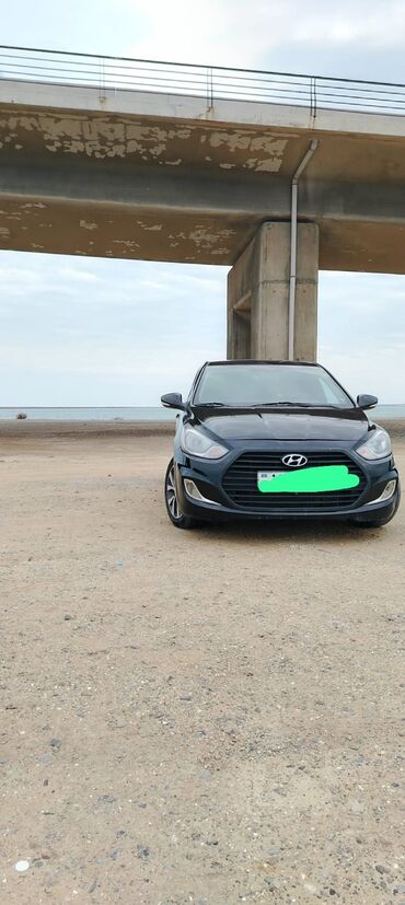 Hyundai Accent: 1.6 l | 2011 il Sedan