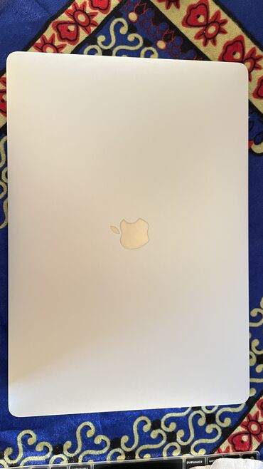 apple macbook 13 white: Ноутбук, Apple, 16 ГБ ОЗУ, Intel Core i7, 15.4 ", Б/у, Для несложных задач
