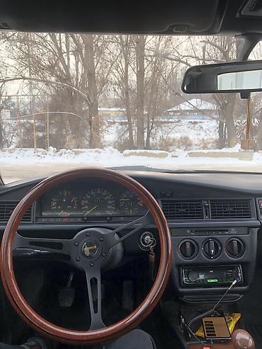 мб 190: Mercedes-Benz 190: 1985 г. — 10