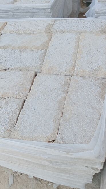 Ağlay: 4 manatdan başlayan qiymetler bütün növ ağlay daşlari elaqe saxliya — 19