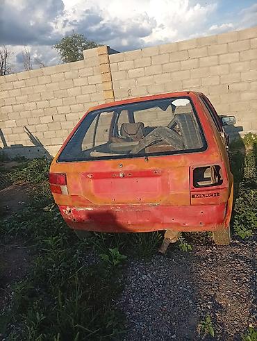 sprinter 315: Nissan March: 1990 г., Хэтчбэк — 3