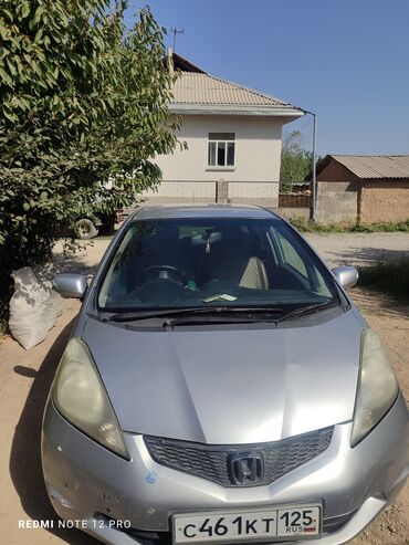 шыны на матиз: Honda Fit: 2008 г., 1.3 л, Вариатор, Бензин