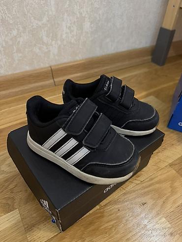 adidas jaket: Rəng - Qara Krossovkalar, Adidas, Ölçü: 22, Uniseks — 1