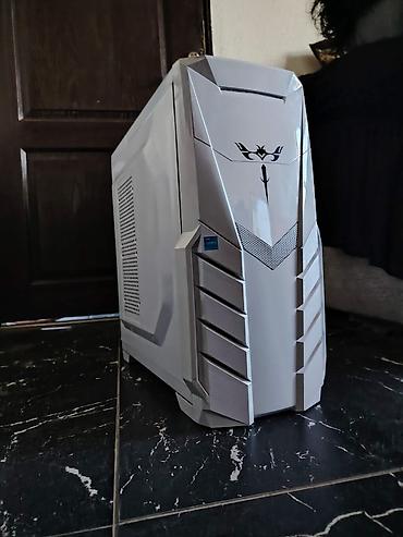 Desktop računari i radne stanice: I5 Gejmer mašina, extra, top----2500 Quad Core na 3,30 GHZ, 12 giga — 4
