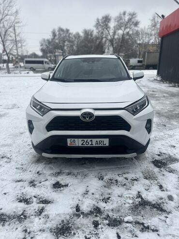 Toyota: Toyota RAV4: 2021 г., 2 л, Автомат, Бензин, Внедорожник