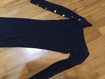 Dəstlər, kostyumlar: Qadın geyimləri dəsti – 3 ədəd 1) Qırmızı qısa don: - Klassik düz — 13