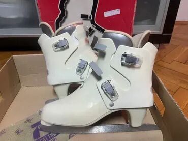 Oprema za klizanje: *** AKCIJA *** #1971 Kvalitetne klizaljke - ICE SKATES; Veličina 41; na lalafo.rs — 3 Oprema za klizanje: *** AKCIJA *** #1971 Kvalitetne klizaljke - ICE SKATES; Veličina 41; — 3