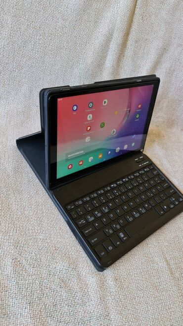 Tableti: Tablet kao nov nema mane, ima masku I blutut tastaturu,veliki 10 inca — 1