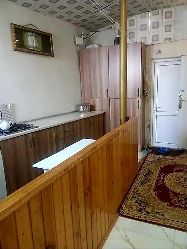 bine sovxoz evler: Binəqədi rayonu, Tovuz marketə yaxın 3 otaqdır.Yaxinliqda basqa ev de — 5