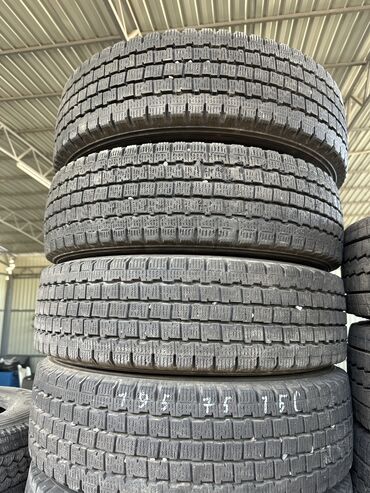 Диски: Шины 195 / 75 / R 15, Зима, Б/у, Комплект, Грузовики/Автобусы, Bridgestone
