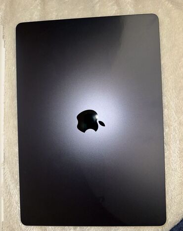 apple notebook baku: Apple M3, 8 ГБ ОЗУ, 15.4 "