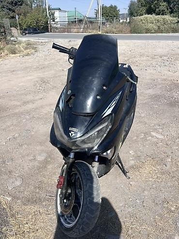 cb 400: Скутер/мопед с дорожным обвесом и дисковым передним тормозом — 1