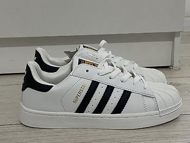 Мужские кроссовки, 38, Adidas, Новый, цвет - Белый at lalafo.kg Мужские кроссовки, 38, Adidas, Новый, цвет - Белый