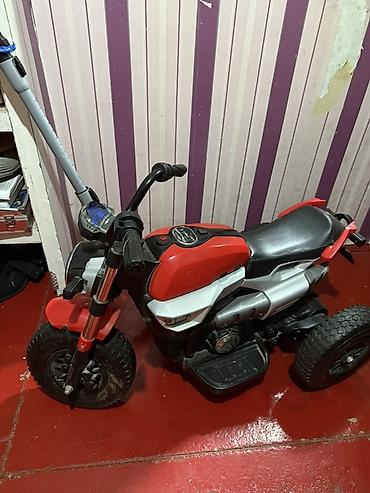 Uşaq üçün elektrik maşınları: Uşaq elektrik motosikleti (3 təkərli) 650manata alınıb 250 manata — 2