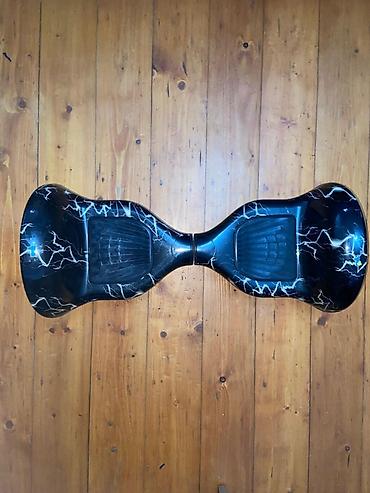 statuya: Öz-özünə balanslaşdırılan elektrikli hoverboard (segwey) — 4