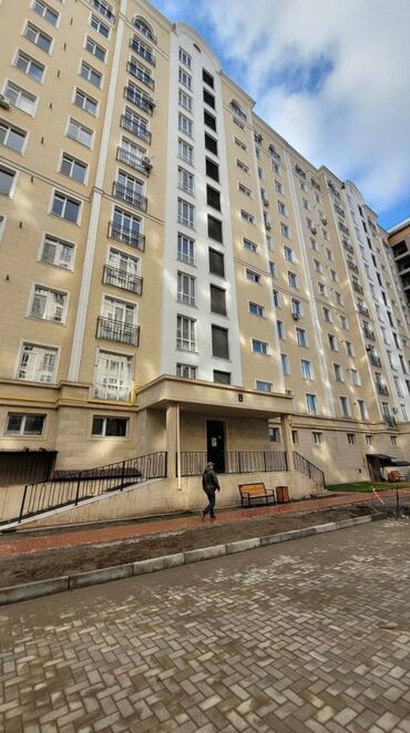 купить квартиру в строящемся доме: 1 бөлмө, 44 кв. м, Элитка, 13 кабат, ПСО (өзү оңдоп түзөтүп бүтүү үчүн)