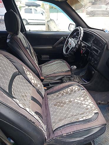 арзан машина пассат: Volkswagen Passat Variant: 1993 г., 2 л, Кол менен иштөөчү, Бензин, Универсал — 4