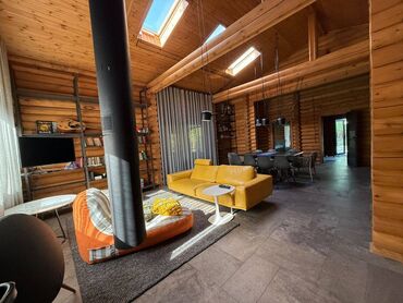 Долгосрочная аренда домов: 180 м², 3 комнаты — 8