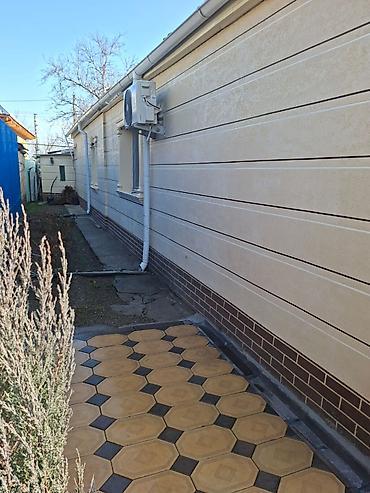 Продажа коттеджей и домов: Срочно продается отличный дом в селе Восток Площадь 74 кв.м. Жилых — 11