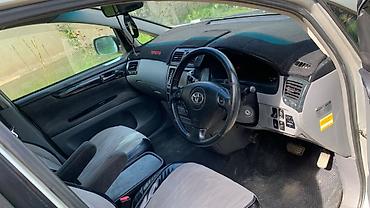 два авто: Toyota Avensis Verso: 2003 г., 2.4 л, Автомат, Бензин, Минивэн — 7