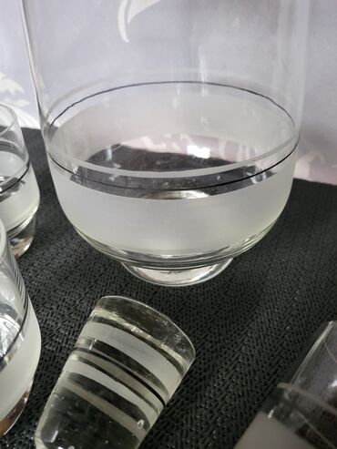 Kuhinjski setovi: Servis nov paracinsko staklo 70te za vino. Servis sve na njemu odsjaj na lalafo.rs — 11 Kuhinjski setovi: Servis nov paracinsko staklo 70te za vino. Servis sve na njemu odsjaj — 11