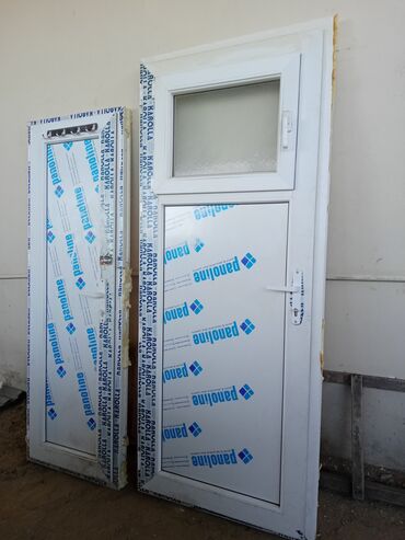 Plastik qapılar: PVC giriş qapıları və yan pəncərə blokları, Plastik qapi 2eded Cox az