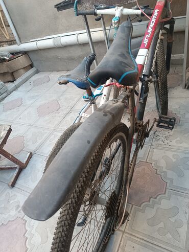 Şəhər velosipedləri: Böyük 26 liq tekerinde boşluq var.balaca 20 lik özüm 180 m almışdım əl -da lalafo.az — 4 Şəhər velosipedləri: Böyük 26 liq tekerinde boşluq var.balaca 20 lik özüm 180 m almışdım əl — 4