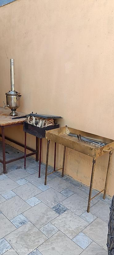 koz samovarı: Manqal və samovar dəsti - 2 ədəd kömürlə işləyən manqal: biri qızılı — 2