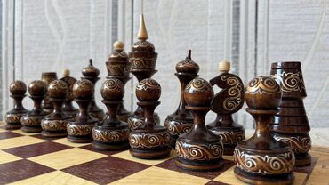 Шахматы: Шахматы "Манас" Производство Кыргызстан, Кыял. 90х годов. Доска — 3