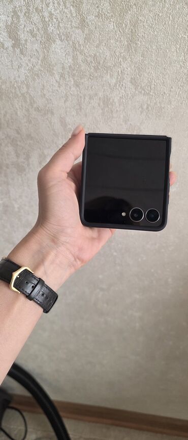 Samsung: Samsung Galaxy Z Flip7, rəng - Qara, İki sim kartlı — 3