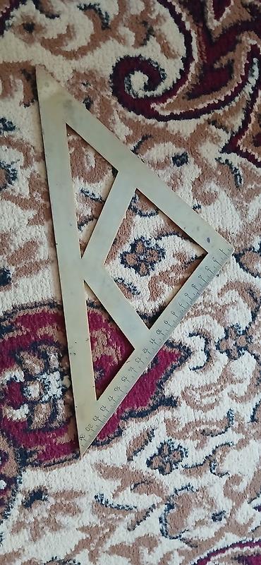 lövhələr: Böyük ölçülü riyazi/çertyoj üçbucağı (45°-tipli). - Material: qalın — 1