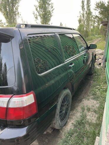 мотор на степвагон: Subaru Forester (SF), правый руль, черный кроссовер. Основные