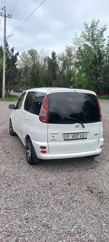 обмен на частный дом: Toyota Yaris Verso: 2001 г., 1.3 л, Механика, Бензин, Универсал