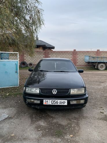 Volkswagen: Volkswagen Passat: 1994 г., 1.8 л, Механика, Газ, Седан