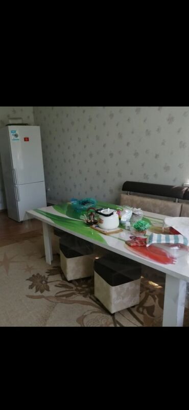 элитные дома в бишкеке: 65 м², 4 комнаты, Парковка, Забор, огорожен
