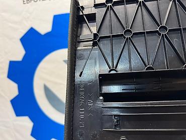 Другие детали салона: Центральная консоль Mercedes Benz C-Class W203 M273 2005 Контрактный — 16