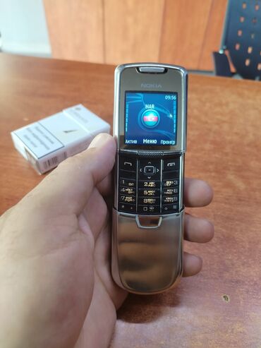 Nokia: Nokia 8 Sirocco, 2 ГБ, цвет - Серебристый, Кнопочный