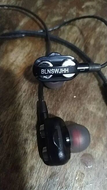 Qulaqcıqlar: Yeni Simli Qulaqcıqlar, rəng - Qara — 9