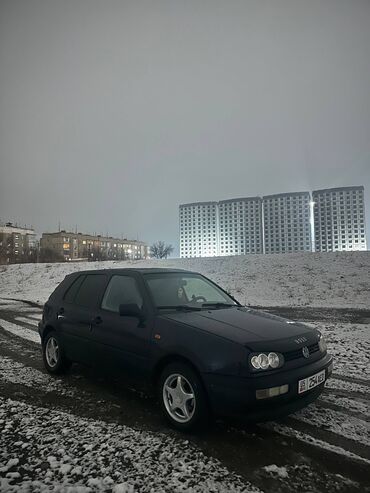 Volkswagen: Volkswagen Golf: 1993 г., 1.8 л, Механика, Бензин, Хэтчбэк — 10