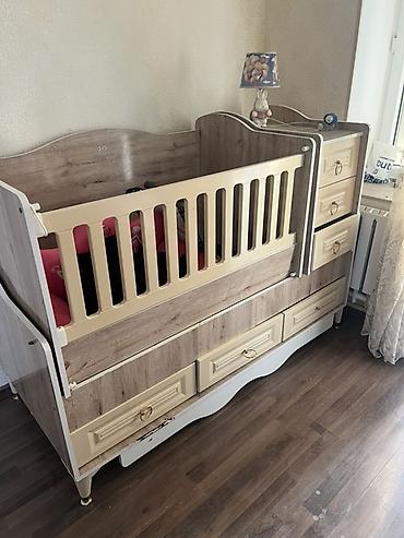 детские кроватки с комодом: Çoxfunksiyalı uşaq beşiyi və komod dəsti - Material: ağac teksturalı — 1