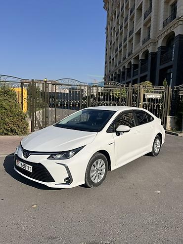 lexus rx400h: Toyota Corolla: 2020 г., 1.8 л, Вариатор, Гибрид, Седан — 3