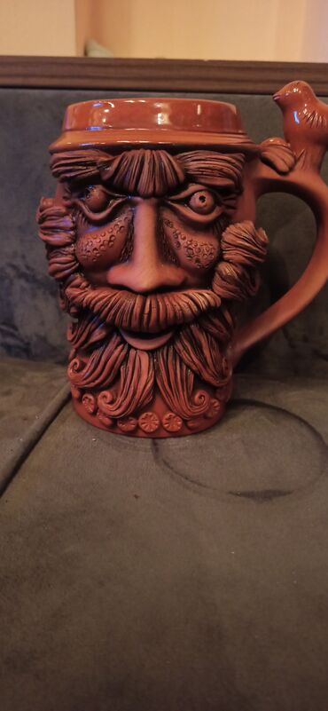 Sandıqlar: Əl işinə bənzər lak qutusu – şərq nağılı üslublu miniatür rəsmlə. - — 16