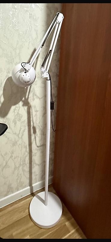 Ağ rəngli döşəmə tipli işıqlandırma lampası - Tip: tənzimlənən lalafo.az -da Ağ rəngli döşəmə tipli işıqlandırma lampası - Tip: tənzimlənən