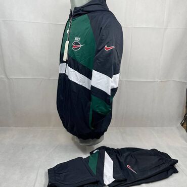 Trenerke: Nike muška trenerka

Novo
Veličine s m l xl 2xl 3xl — 4