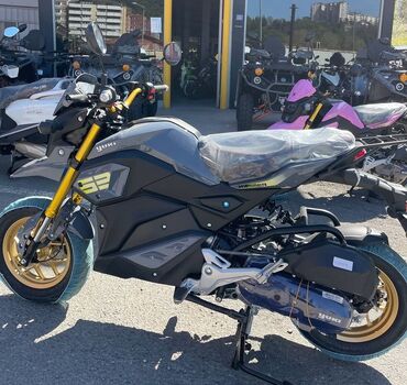 Motonəqliyyatın icarəsi: Yuki Hammer motosiklet - Şəhər tipli kompakt naked dizayn, aqressiv