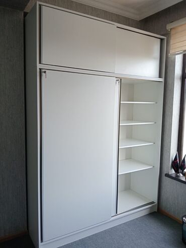 Sifarişlə masa və oturacaq dəstləri: Oval masa, Eyvan üçün, 6 nəfər — 32