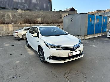 Toyota: Toyota Corolla: 2019 г., 1.8 л, Вариатор, Гибрид, Седан — 2