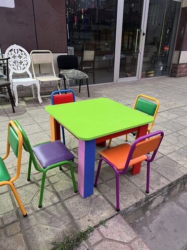 Uşaq masaları: Oğlan və qız üçün, Yeni, Siyirməsiz, Bağça masası, Stullar ilə — 3