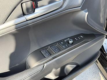 camry 55 exclusive: Toyota Camry: 2026 г., 2.5 л, Вариатор, Гибрид, Седан — 9